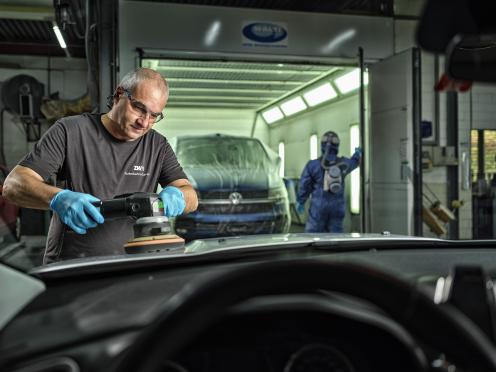 Lackiererei in der Autobahn-Garage Lyss
