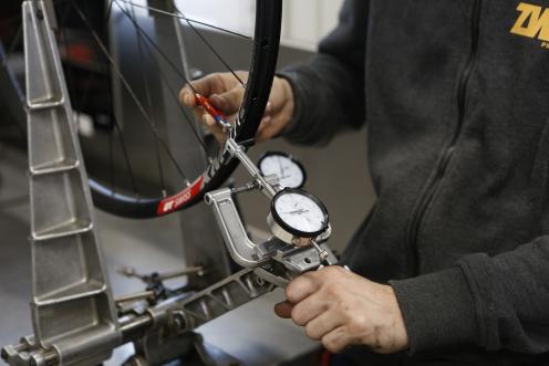 Offene Lehrstellen bei der Autobahn-Garage Zwahlen & Wieser AG